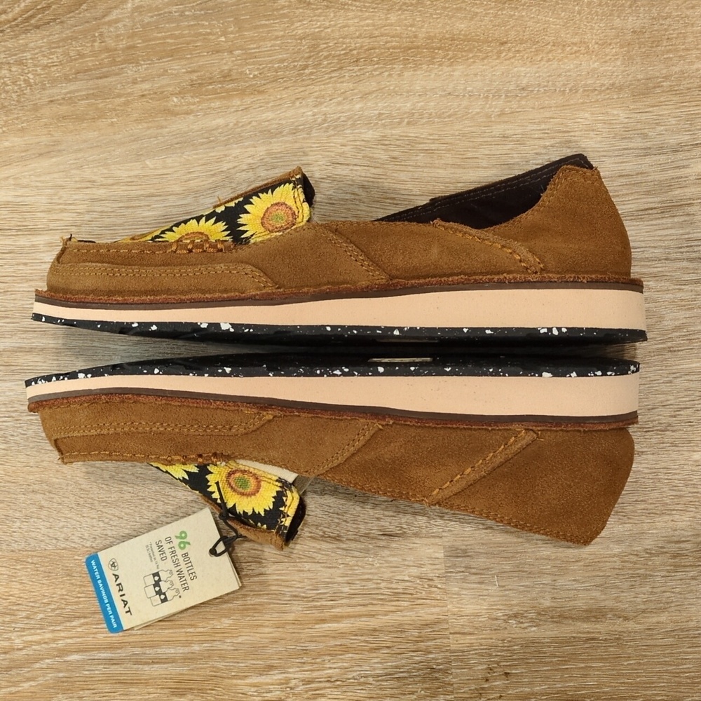 💛🌻 New In Box Ariat Sunflower Patterned Loafers Women's size 7 B 🌻💛 - Picture 6 of 10
